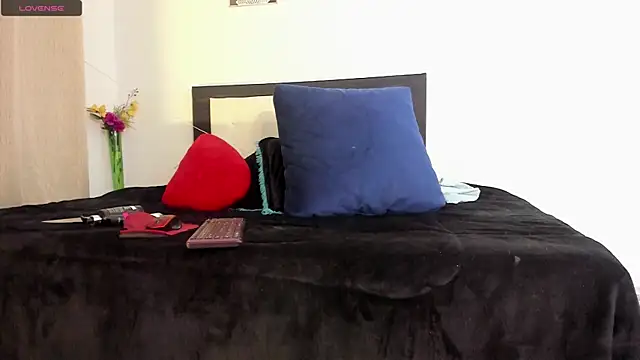 alicia rouusel online show from December 22, 4:06 am