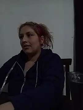 Snapshot of La_pauli_latina chatting on June 30, 1:56 pm La pauli latina online show from June 30, 1:56 pm