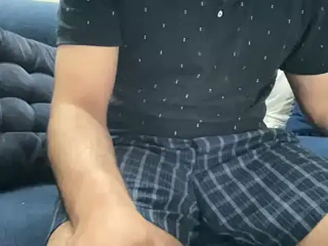 Snapshot of browndick266 chatting on May 1, 5:34 am browndick266 online show from May 1, 5:34 am