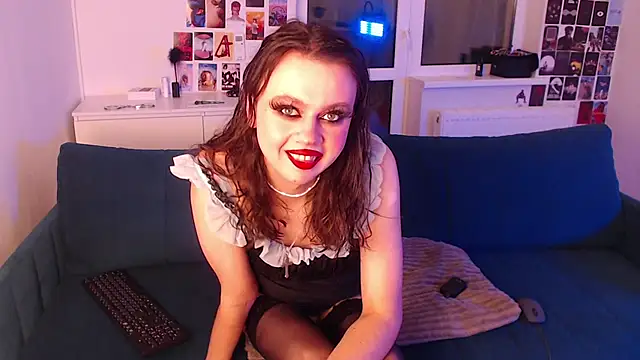 Snapshot of ursula_davis chatting on December 22, 6:59 pm ursula davis online show from December 22, 6:59 pm
