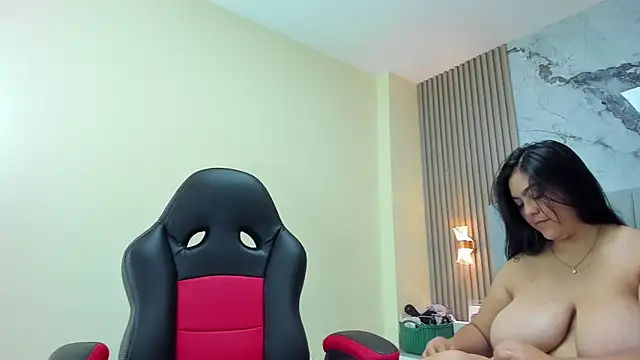 MAGIEVANS1 online show from October 20, 12:38 pm