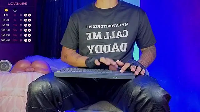 TomLover 12 online show from October 9, 12:25 pm