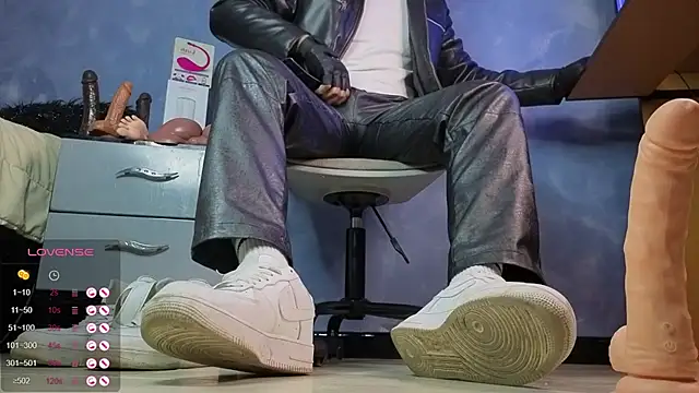 TomLover 12 online show from February 26, 5:23 pm