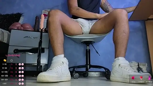 TomLover 12 online show from April 10, 11:26 am