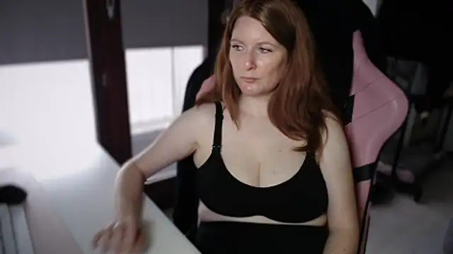 Exotic-Desire online show from December 18, 8:42 am