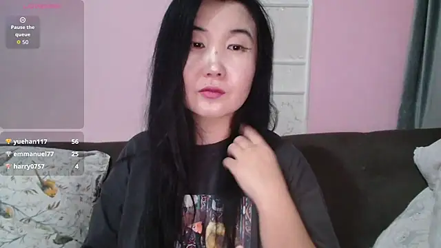 Snapshot of Bet_Lu chatting on November 17, 8:20 am Bet Lu online show from November 17, 8:20 am