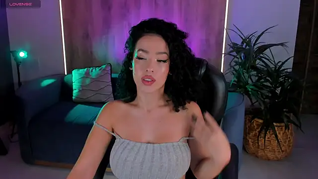 RoseFerrera online show from December 27, 7:35 pm