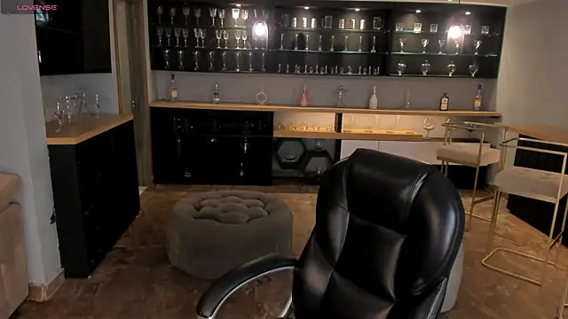 Snapshot of RoseFerrera chatting on October 25, 9:09 pm RoseFerrera online show from October 25, 9:09 pm