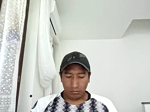 Snapshot of PepeCharlie27 chatting on July 8, 7:35 am PepeCharlie27 online show from July 8, 7:35 am