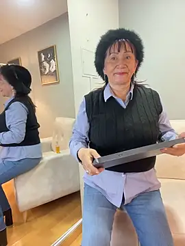 Snapshot of Savvanahh chatting on February 14, 12:02 pm Savvanahh online show from February 14, 12:02 pm