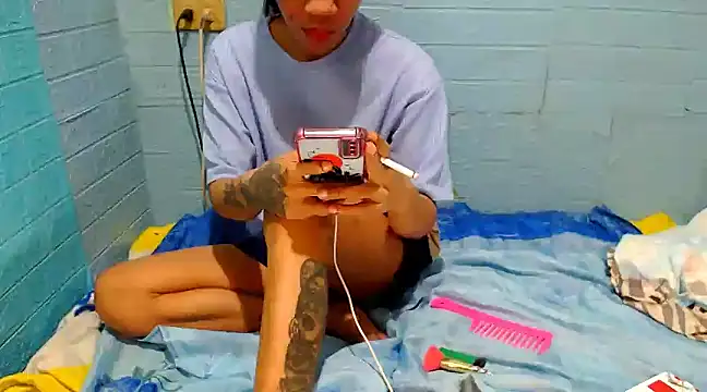 Snapshot of AsianNaughtiesMistress chatting on January 14, 5:56 pm AsianNaughtiesMistress online show from January 14, 5:56 pm