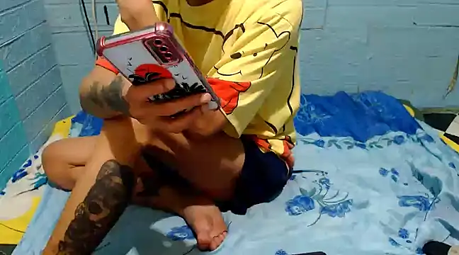 Snapshot of AsianNaughtiesMistress chatting on January 15, 11:21 am AsianNaughtiesMistress online show from January 15, 11:21 am