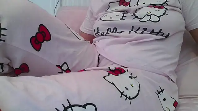RealLittleRedRidingHood online show from February 8, 5:39 pm