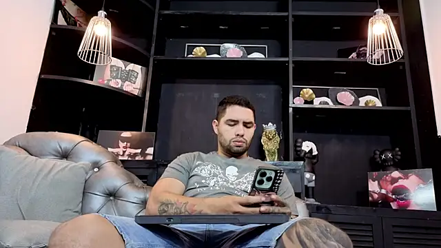 matteosantos online show from October 31, 11:11 am