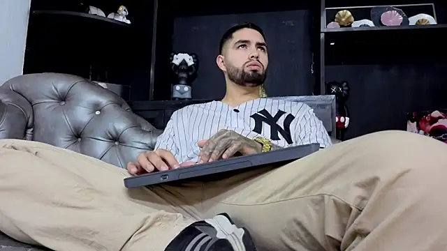 matteosantos online show from February 5, 11:59 am