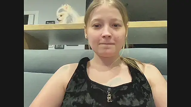 CharmingSarah online show from February 8, 5:39 pm