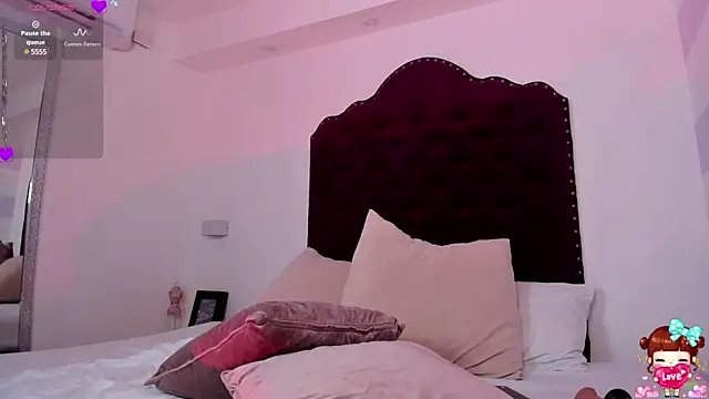 lucyycy online show from February 15, 8:43 pm
