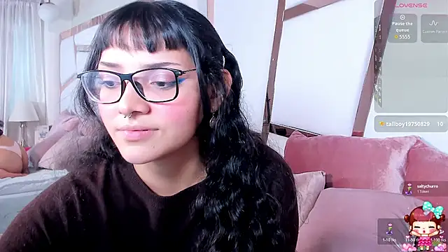 lucyycy online show from October 30, 5:31 am