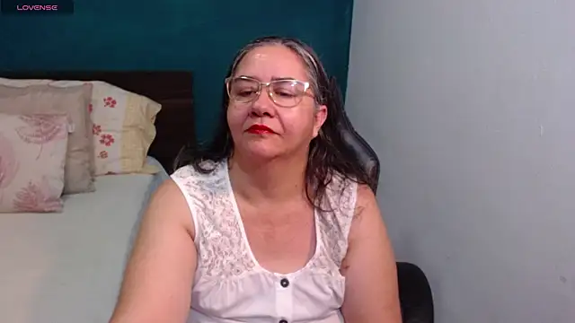 scaelettdubois online show from May 12, 1:36 am