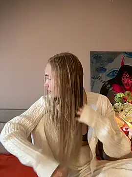 Snapshot of MariaTull chatting on February 6, 7:23 am MariaTull online show from February 6, 7:23 am