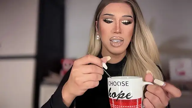 Ts glamxxxx online show from January 8, 12:35 am