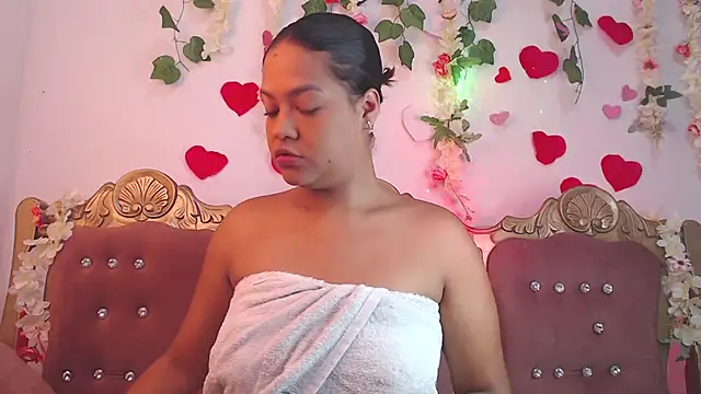 Snapshot of slutty_hotwife chatting on March 19, 8:12 am slutty hotwife online show from March 19, 8:12 am