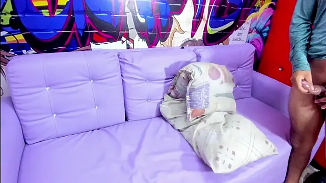 Snapshot of miacam-hot chatting on November 10, 1:15 am miacam-hot online show from November 10, 1:15 am