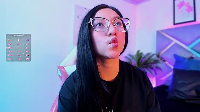 lucy neil online show from November 6, 2:34 am