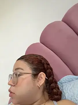 Snapshot of Lucyklein2022 chatting on April 14, 4:02 pm Lucyklein2022 online show from April 14, 4:02 pm
