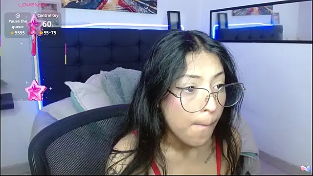 vaness weet online show from November 24, 9:20 am