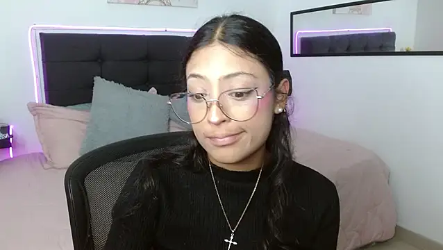 vaness weet online show from March 8, 12:19 am