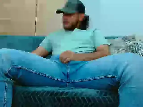 Snapshot of tuyo1995 chatting on September 18, 2:02 am tuyo1995 online show from September 18, 2:02 am
