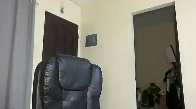 Snapshot of MeganTheRarest chatting on January 20, 2:57 pm MeganTheRarest online show from January 20, 2:57 pm