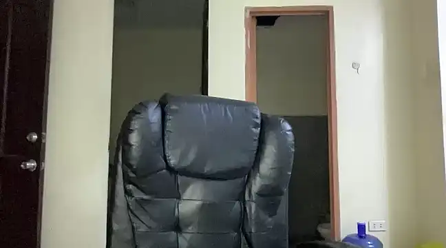 Snapshot of MeganTheRarest chatting on February 16, 11:05 am MeganTheRarest online show from February 16, 11:05 am