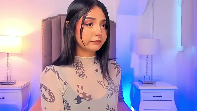 Emma Torres   online show from December 17, 12:11 pm