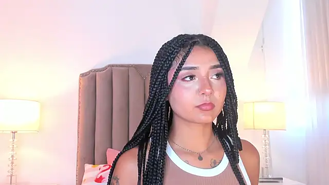 Emma Torres   online show from March 16, 12:09 pm