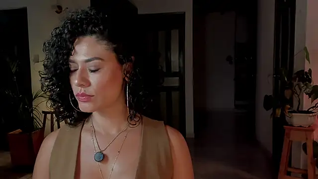 Snapshot of goddes_helena chatting on February 2, 12:31 am goddes helena online show from February 2, 12:31 am