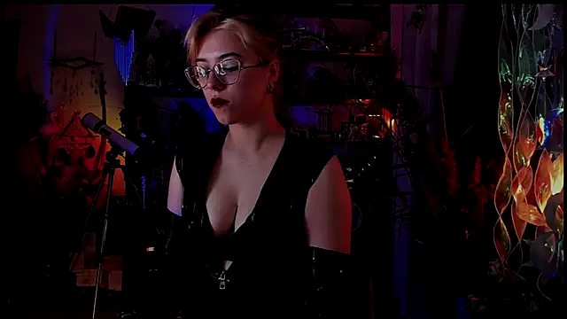 Scarlett Wanner online show from December 4, 8:18 pm