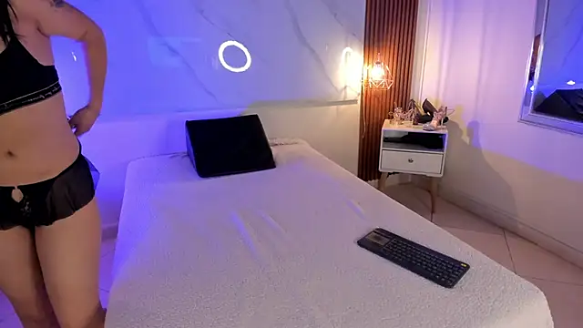 Snapshot of Gin_Zc chatting on December 21, 3:36 am Gin Zc online show from December 21, 3:36 am