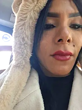 Snapshot of Doll_Loren chatting on November 13, 7:35 pm Doll Loren online show from November 13, 7:35 pm