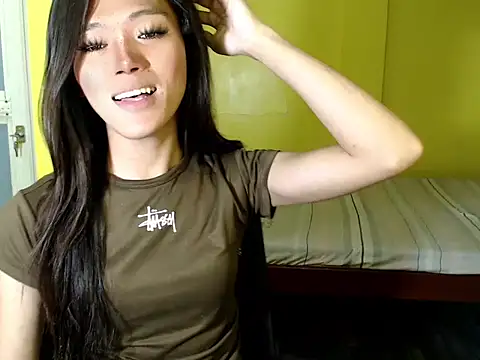 Snapshot of xx_goddessofallgodess_xx chatting on February 17, 3:36 am xx goddessofallgodess xx online show from February 17, 3:36 am