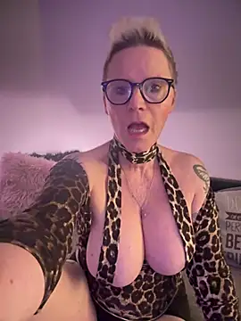 German Milf online show from February 19, 6:10 pm