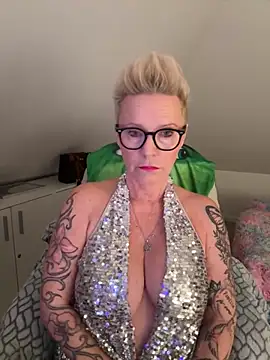 German Milf online show from November 28, 1:58 pm