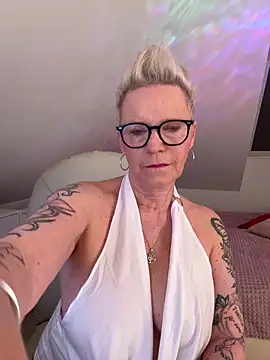 German Milf online show from March 31, 1:00 pm