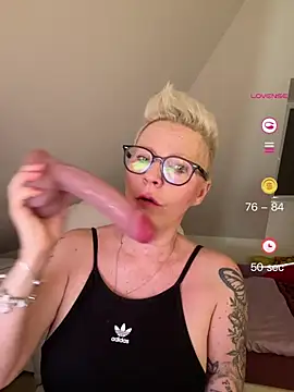 German Milf online show from May 26, 9:38 am