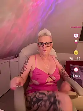 German Milf online show from May 29, 1:09 pm