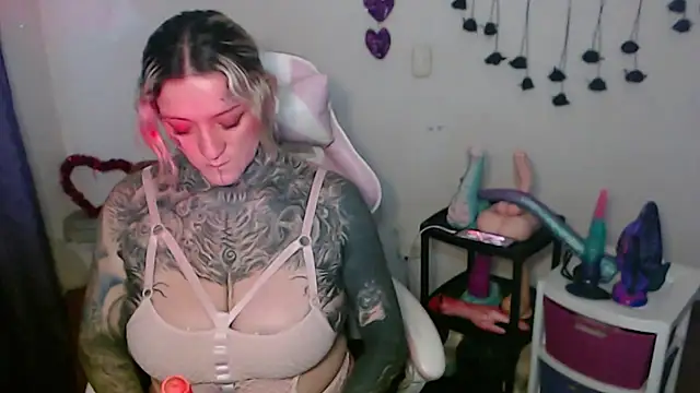 SLOPPYTITSS online show from April 13, 10:48 pm