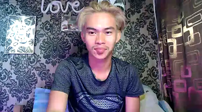 Snapshot of asianpatt69 chatting on December 2, 10:45 pm asianpatt69 online show from December 2, 10:45 pm