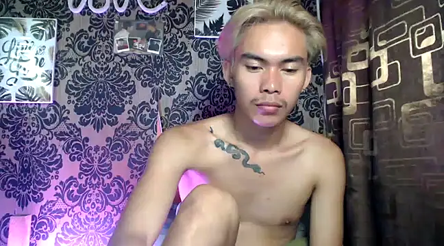 Snapshot of asianpatt69 chatting on December 3, 2:14 am asianpatt69 online show from December 3, 2:14 am