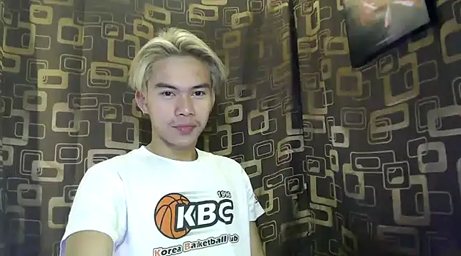 Snapshot of asianpatt69 chatting on December 11, 12:12 am asianpatt69 online show from December 11, 12:12 am